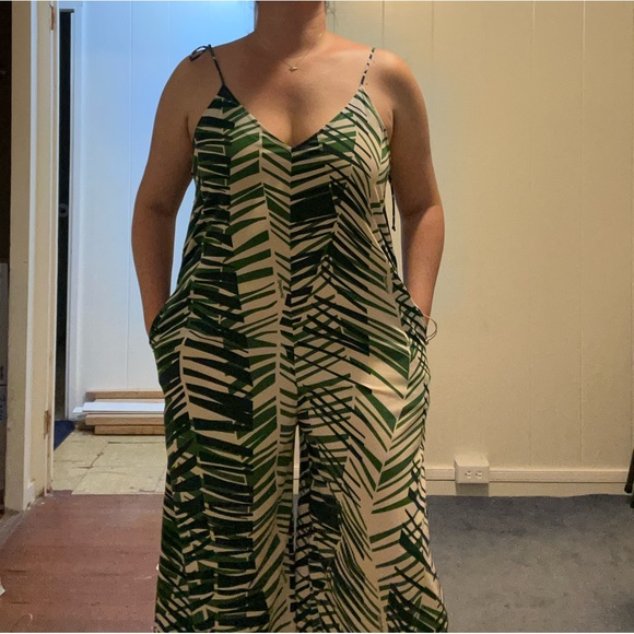 MANUHEALI’I jumpsuit (L) - Picture 1 of 3